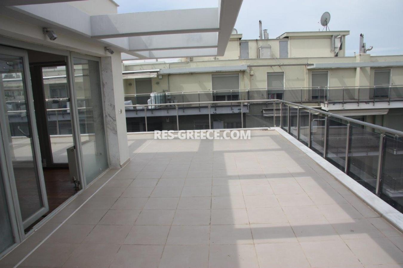 Buy apartment and penthaus in Thessaloniki by the new paralia, Central