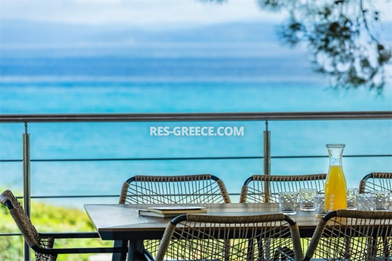 Паллирия вилла, Халкидики-Кассандра, Греция - вилла на 1 линии в закрытом комплексе Паллирис у моря - Фото 12