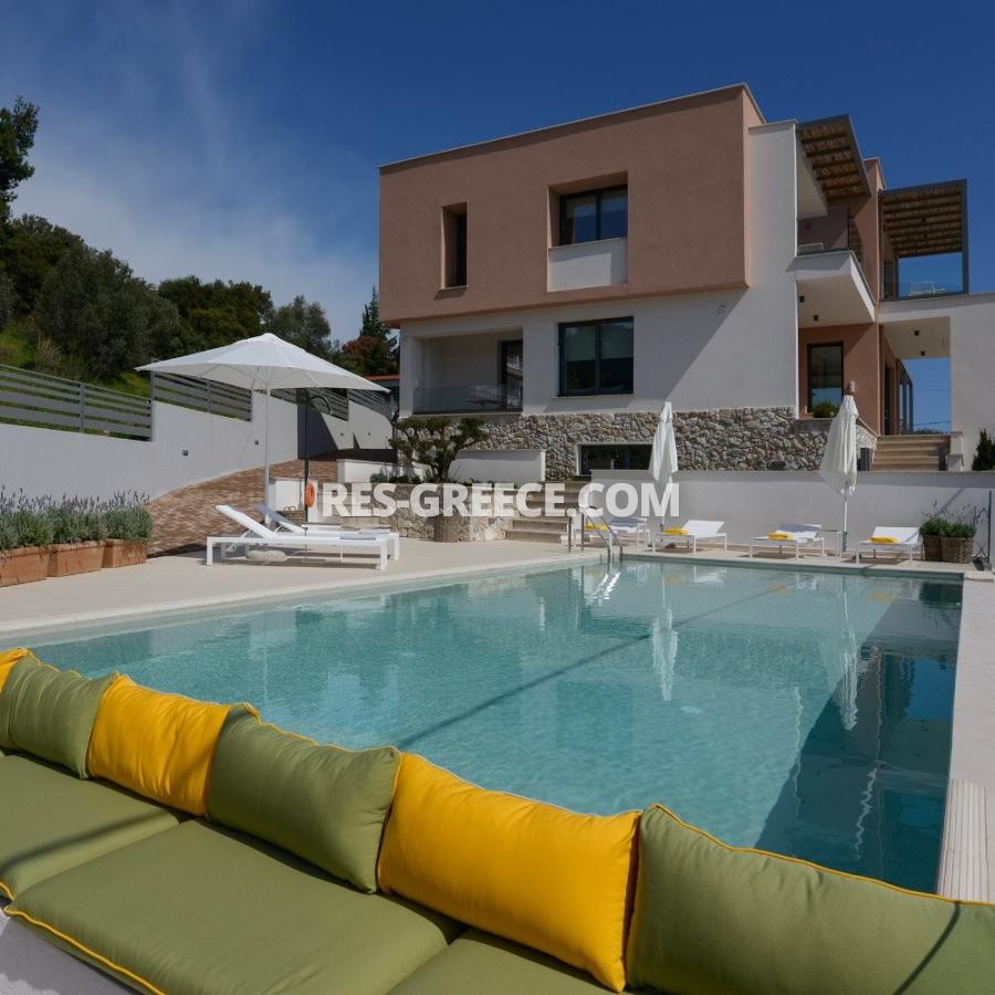 Вилла Океанис, Восточная Македония и Фракия, Греция - Вилла Океанис: фасад здания с бассейном и садом, вид на море - Фото 27