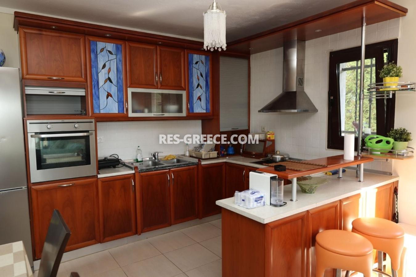 Голден Сэнд 5, Сивири, Греция - Вилла 123 м² в Сивири. 3 спальни, сад 400 м², вид на море. Меблирована, требует ремонта. Охраняемый комплекс., Фото 6
